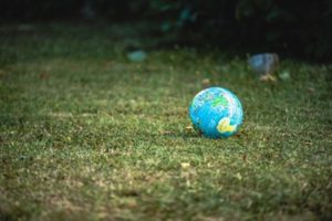 ISO14001とSDGsの違いは?活用するための枠組みを解説